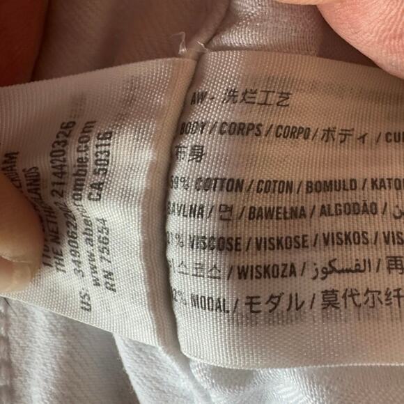 Hollister Curvy High Rise Short Cuffed Size 35 (21) White Summer Preppy Logo - Picture 7 of 7